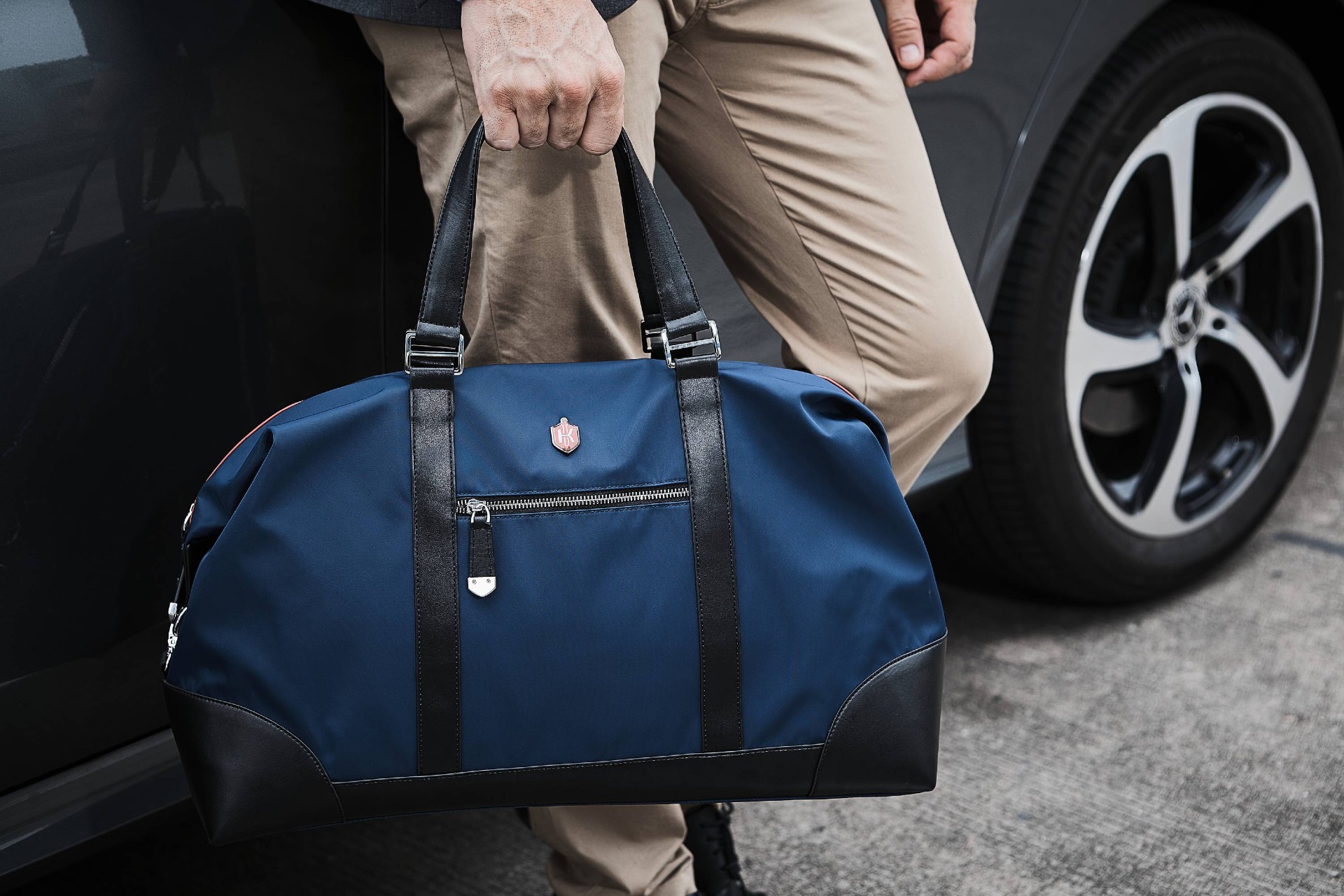 Things To Consider When Buying A Best Travel Suit Bag Krimcode