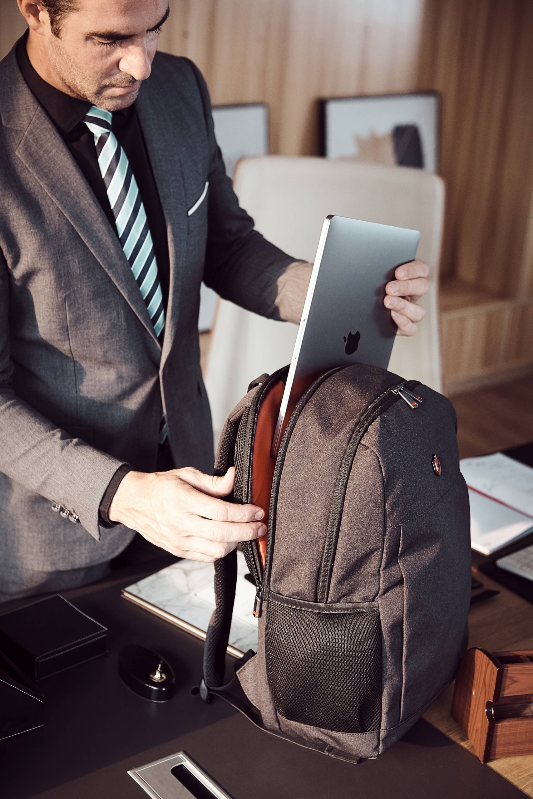 Best laptop bags for Windows 10 laptops to buy